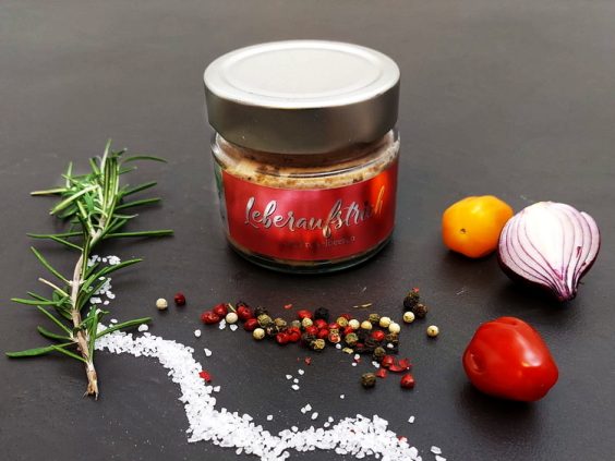 Bio Leberaufstrich mit Preiselbeeren im Glas